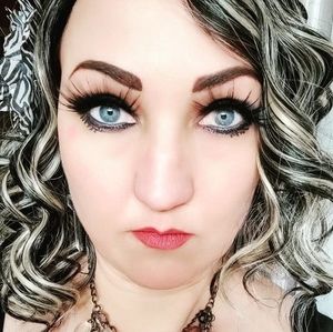 Meet your Posher, Alie